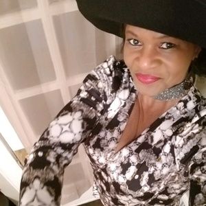 Meet your Posher, Emma